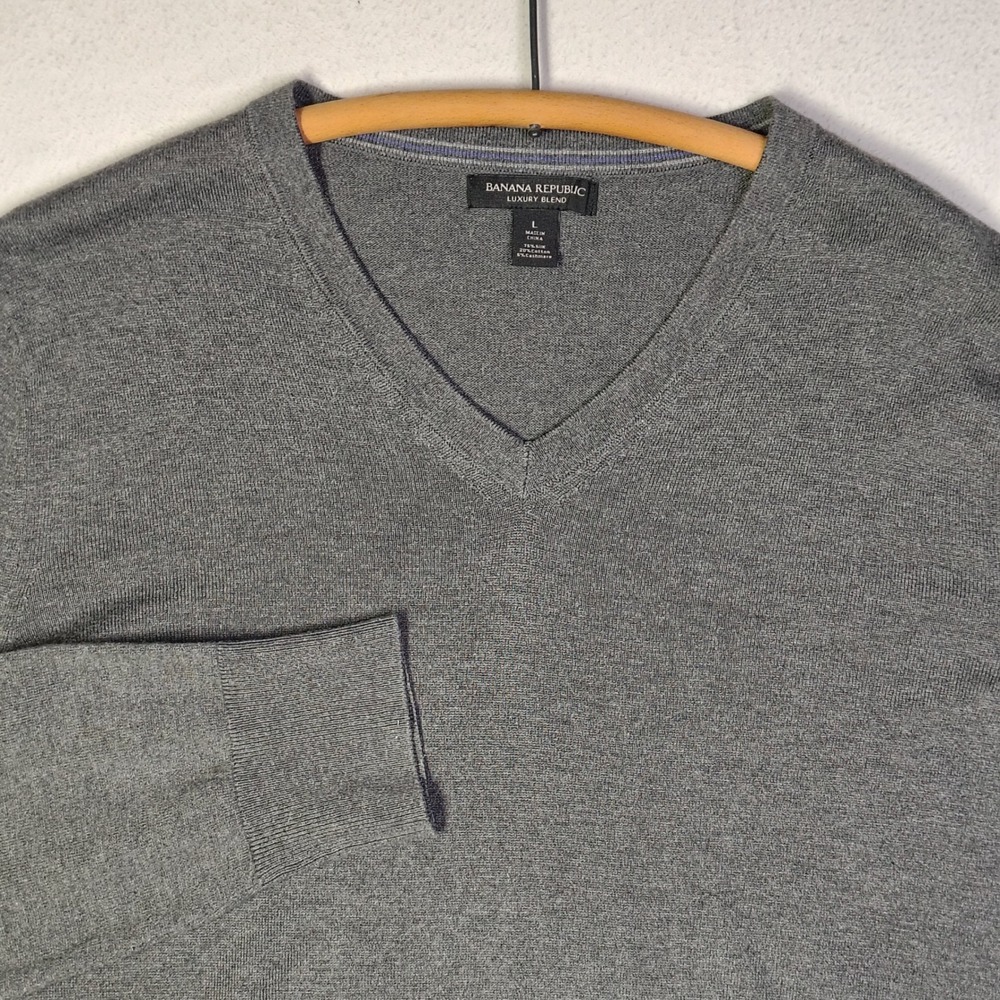 Banana Republic Sweater Mens Large Gray Silk Cashmere Blend Luxury Knit V-Neck - Picture 2 of 11